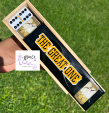 Cargar imagen en el visor de la galería, The Great One Clemente Inspired Traditional Dominoes