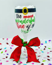 Lade das Bild in den Galerie-Viewer, Christmas Wine Glasses