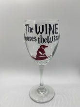 Load image into Gallery viewer, 4 pack Wine Glasses HP Inspired