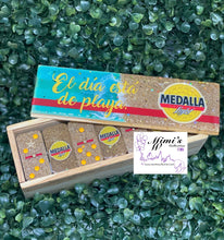 Cargar imagen en el visor de la galería, Medalla & Beach Inspired Dominoes