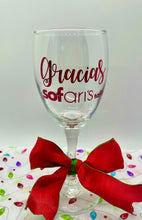 Lade das Bild in den Galerie-Viewer, Christmas Wine Glasses