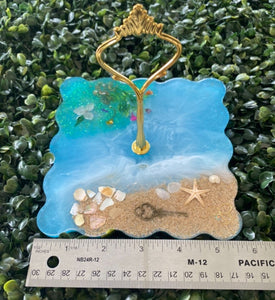 Small tray. Inspire in beach and garden. Size 5.5” x 5.5” approx. Gold handle sold separately. 
