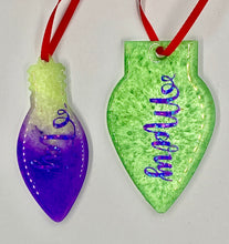 Lade das Bild in den Galerie-Viewer, Any Color Set of 2 Christmas Resin Ornaments
