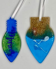 Lade das Bild in den Galerie-Viewer, Any Color Set of 2 Christmas Resin Ornaments
