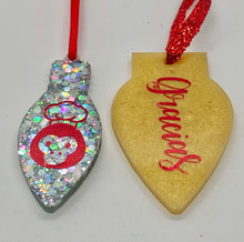 Load image into Gallery viewer, Glitter Set of 2 Cristmas Resin Ornaments
